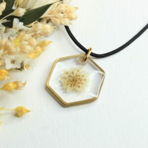 collier fleur blanche mariage