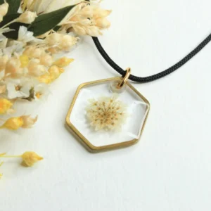 collier fleur blanche mariage