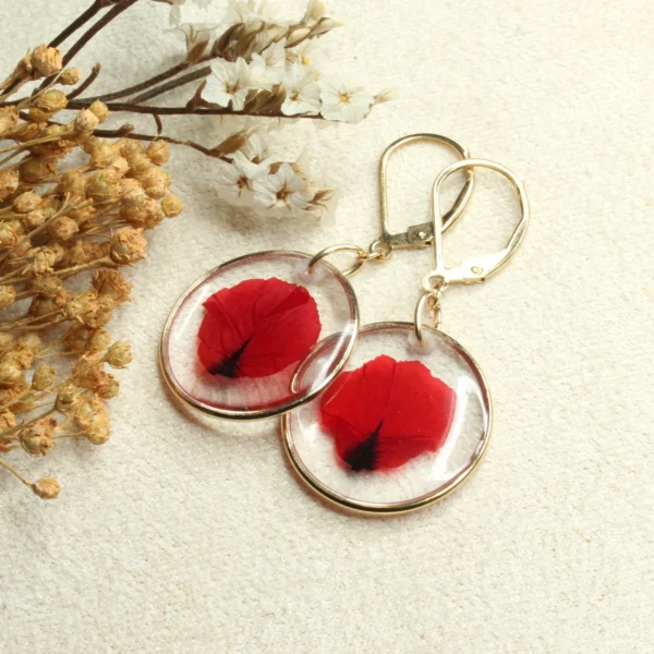 boucles d'oreilles pétales de fleurs rouges